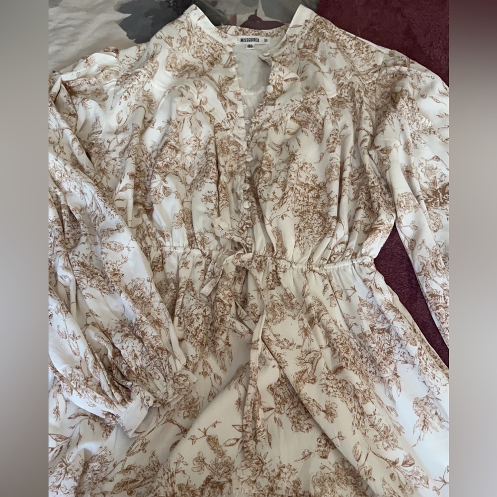 White button front long sleeve printed dress - Picture 8 of 8